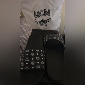 Black mcm slides